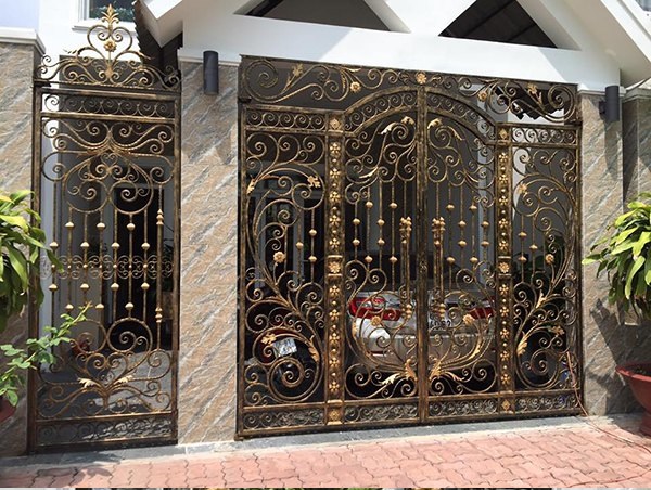 Cửa cổng sắt mỹ thuật đẹp tại Dương Nội